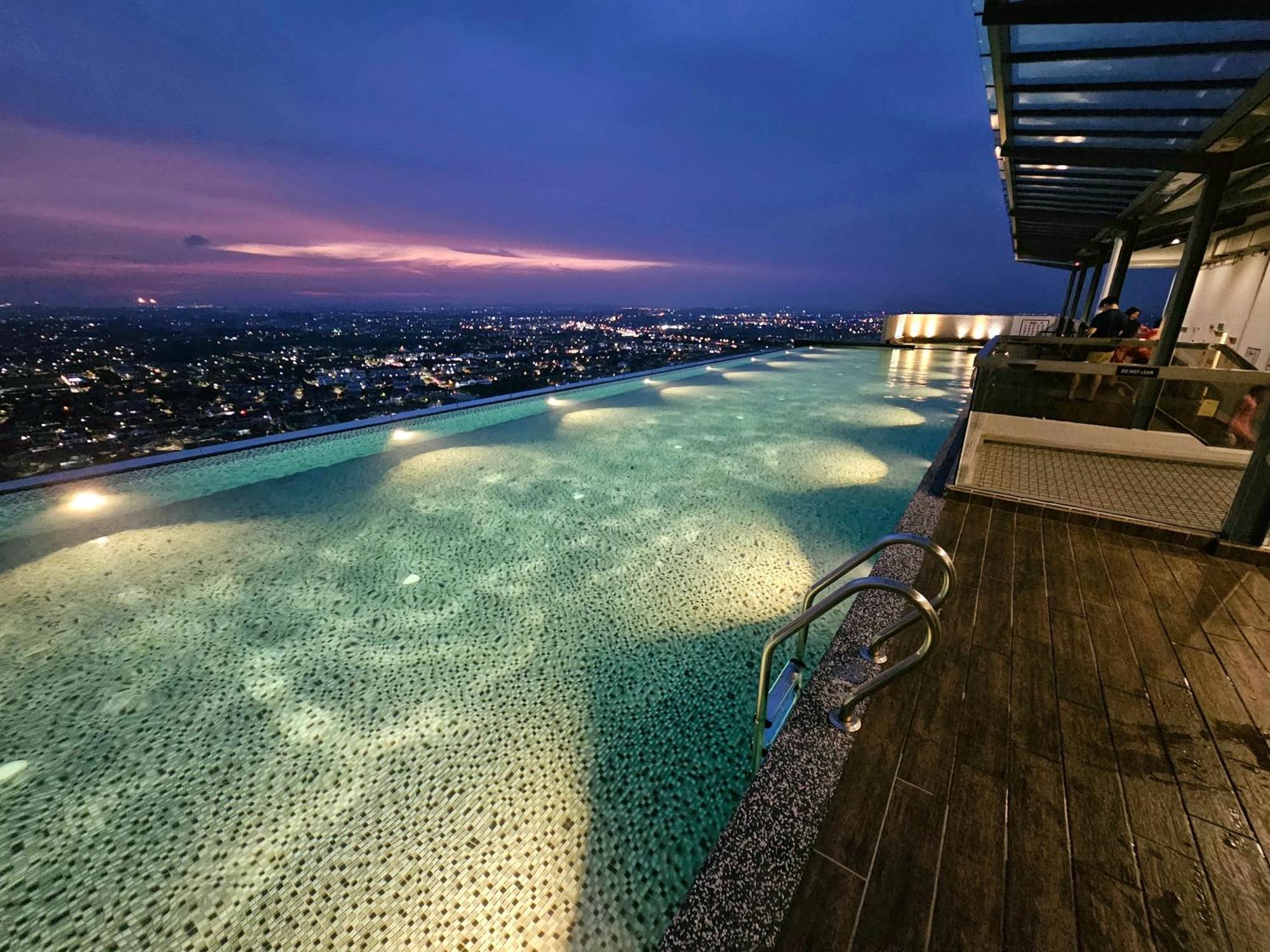 Quartz Paragon Suites Melaka By Ggm Eksteriør bilde